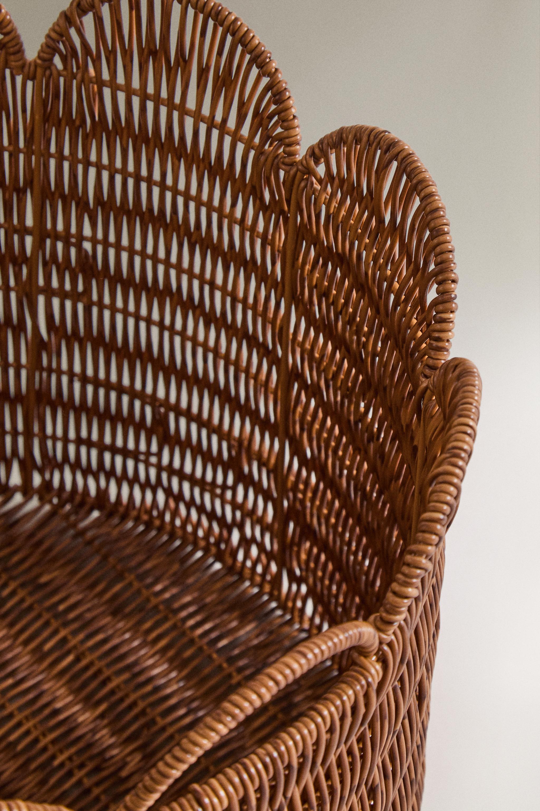 ROUND RECYCLED PLASTIC WAVE BASKET